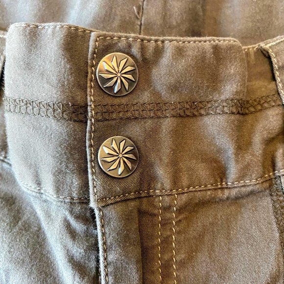 Athleta Olive Green Cargo Pants Size 8 - Picture 3 of 8